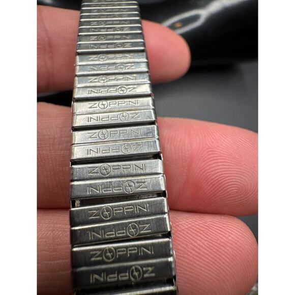 Zoppini Italy Stainless Steel 750 18k Gold Pearl Accents Stretch Bracelet - Picture 9 of 10